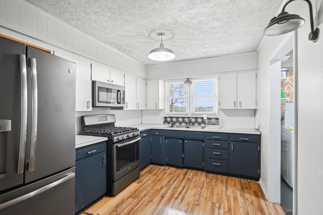 5877 S Farm Road 115, Brookline, MO 65619