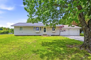 5877 S Farm Road 115, Brookline, MO 65619