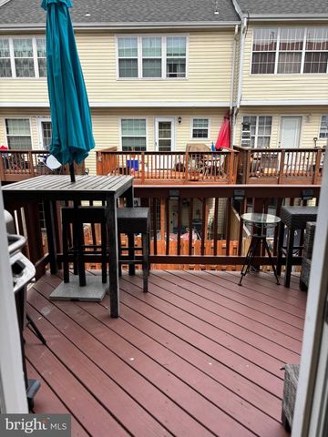 11048 SENTRY RIDGE RD, Manassas, VA 20109