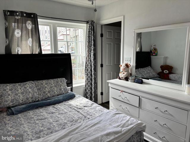 11048 SENTRY RIDGE RD, Manassas, VA 20109