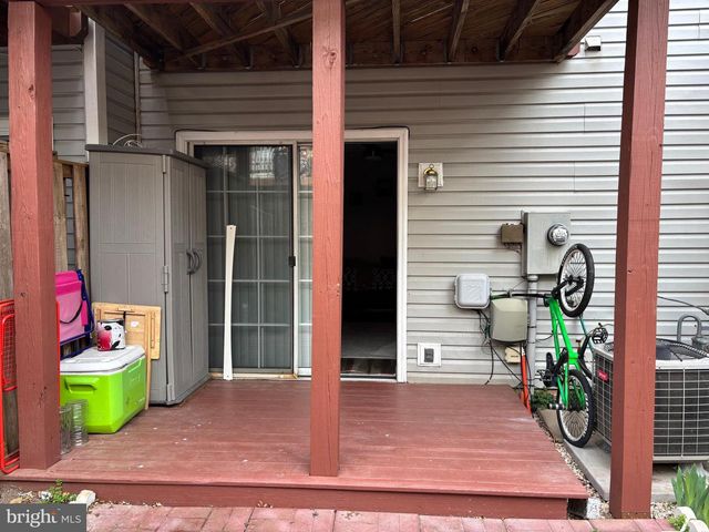 11048 SENTRY RIDGE RD, Manassas, VA 20109