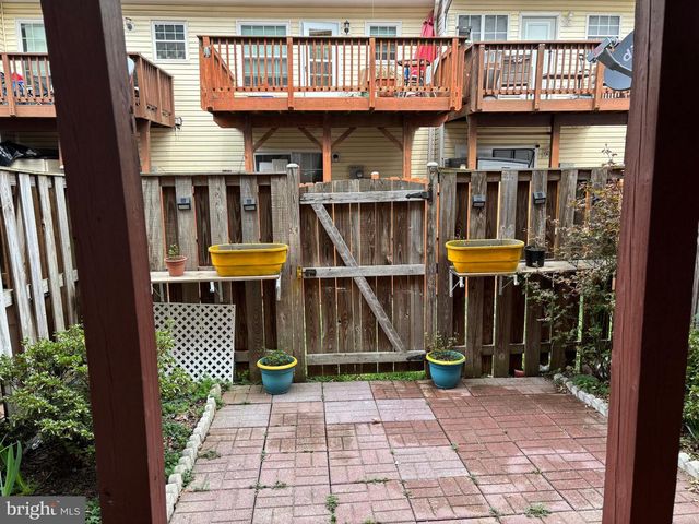 11048 SENTRY RIDGE RD, Manassas, VA 20109