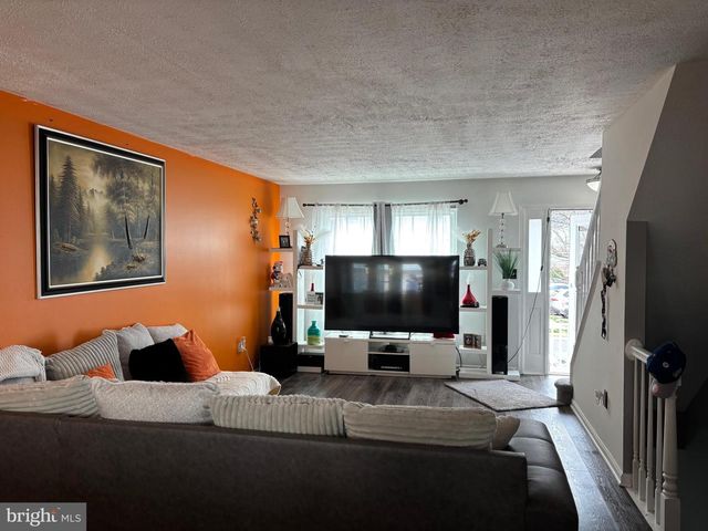 11048 SENTRY RIDGE RD, Manassas, VA 20109