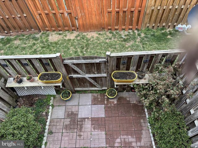 11048 SENTRY RIDGE RD, Manassas, VA 20109