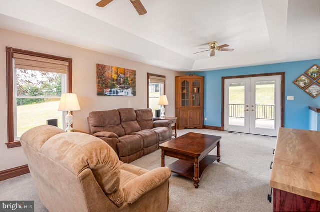 101 CHRIS DR, Lenhartsville, PA 19534