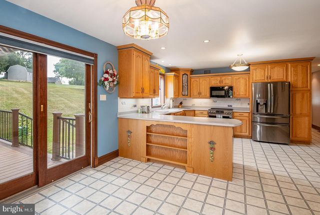 101 CHRIS DR, Lenhartsville, PA 19534