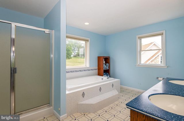 101 CHRIS DR, Lenhartsville, PA 19534
