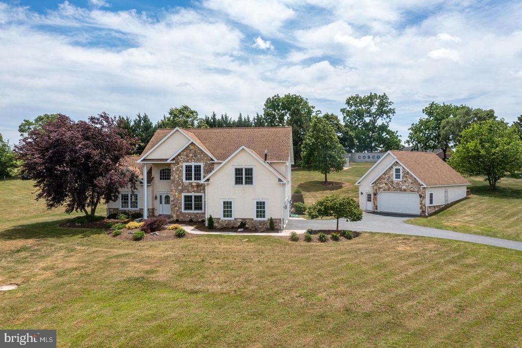 101 CHRIS DR, Lenhartsville, PA 19534