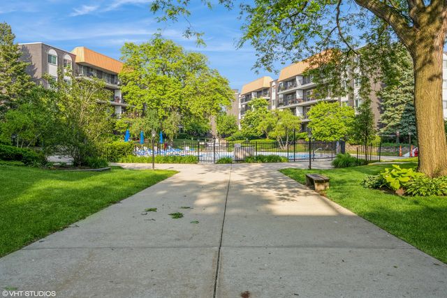 9529 Bronx Place 209, Skokie, IL 60077