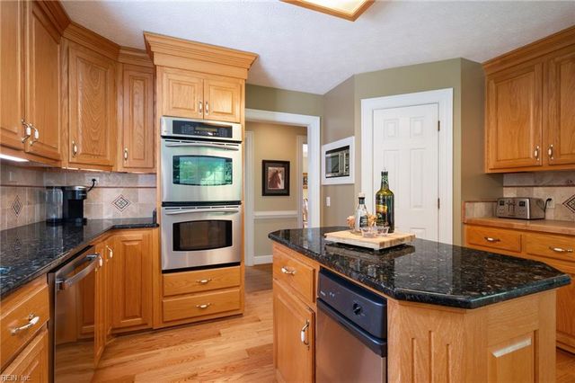 15397 Holly DR, Smithfield, VA 23430