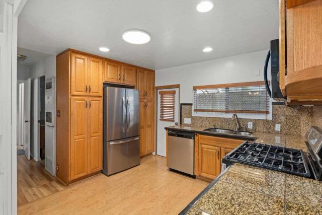1010 E Bobier 151, Vista, CA 92084