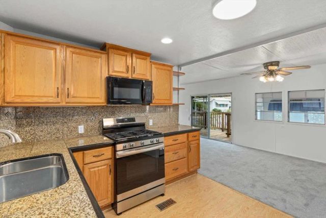 1010 E Bobier 151, Vista, CA 92084