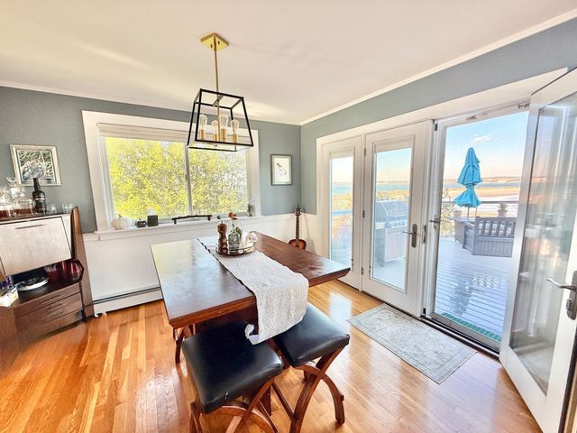 18 Lennox Rd 1, Nahant, MA 01908