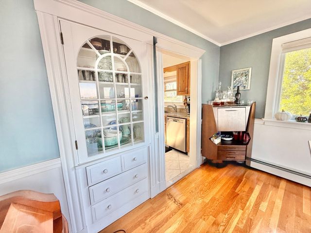 18 Lennox Rd 1, Nahant, MA 01908