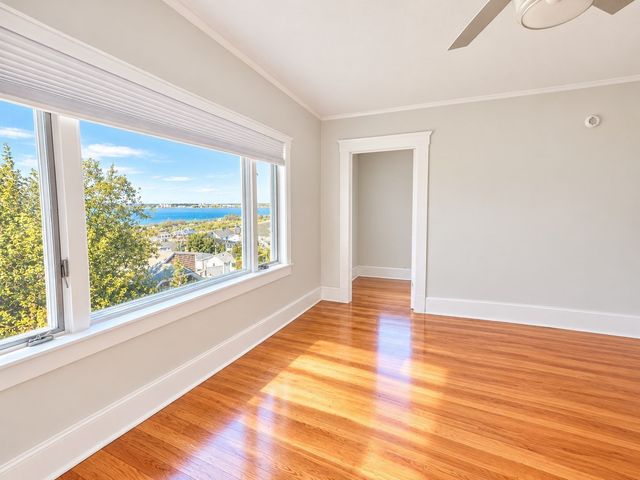 18 Lennox Rd 1, Nahant, MA 01908