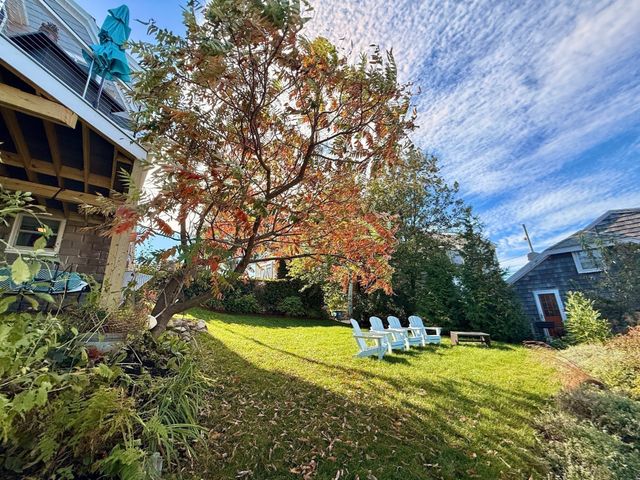 18 Lennox Rd 1, Nahant, MA 01908