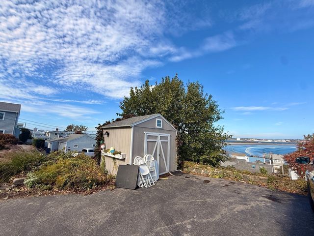 18 Lennox Rd 1, Nahant, MA 01908