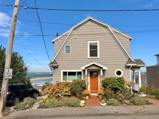 18 Lennox Rd 1, Nahant, MA 01908