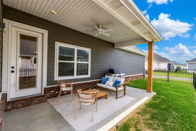 6777 Somerset Place, Springdale, AR 72762