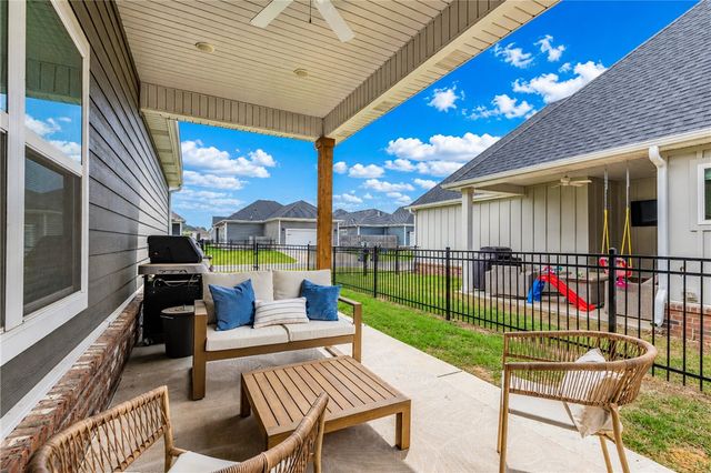 6777 Somerset Place, Springdale, AR 72762