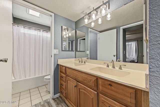 1820 W OBISPO Avenue, Mesa, AZ 85202