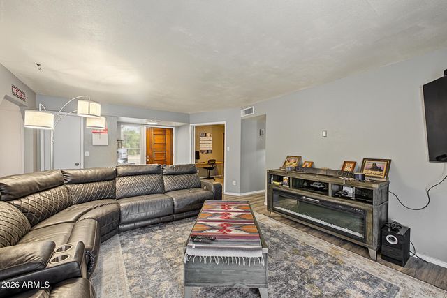 1820 W OBISPO Avenue, Mesa, AZ 85202