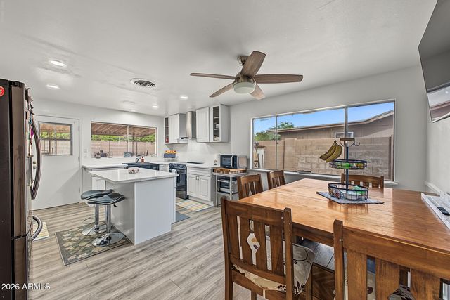 1820 W OBISPO Avenue, Mesa, AZ 85202