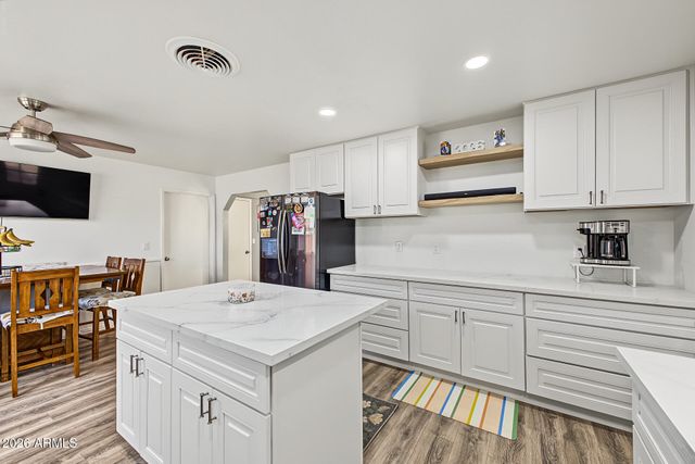 1820 W OBISPO Avenue, Mesa, AZ 85202