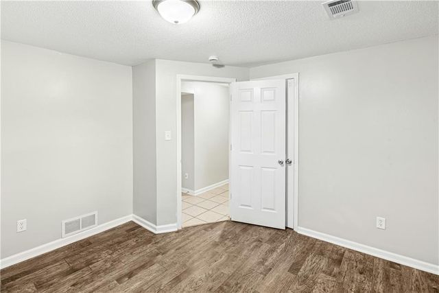 5822 NW Walnut Court, Parkville, MO 64152