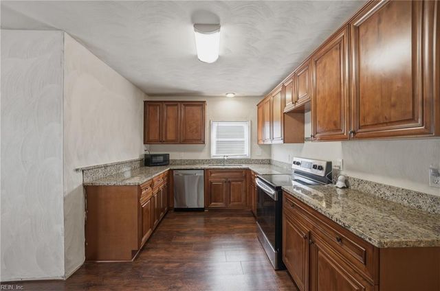 8911 London ST, Norfolk, VA 23503