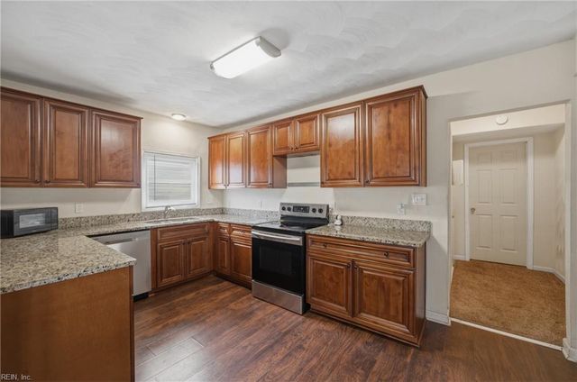 8911 London ST, Norfolk, VA 23503