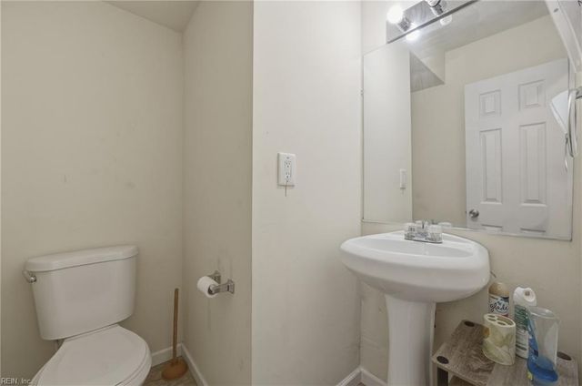 8911 London ST, Norfolk, VA 23503