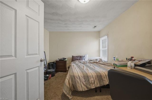 8911 London ST, Norfolk, VA 23503