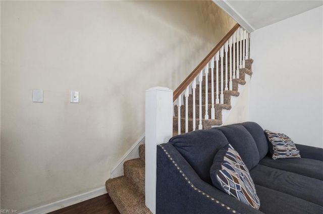 8911 London ST, Norfolk, VA 23503