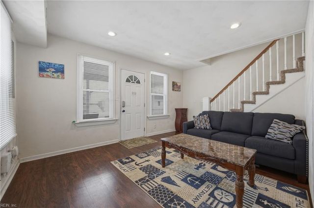 8911 London ST, Norfolk, VA 23503