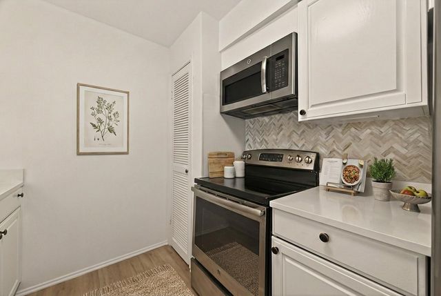 1803 Stoney Brook Drive 108, Houston, TX 77063