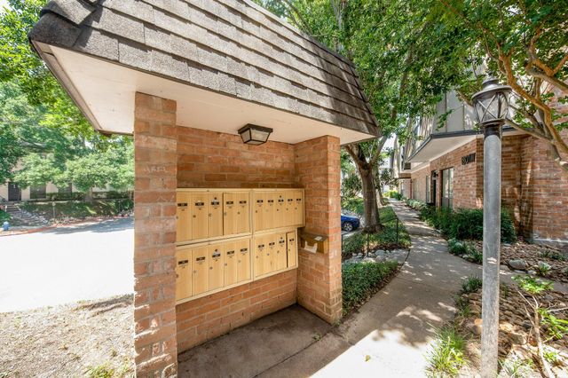 1803 Stoney Brook Drive 108, Houston, TX 77063