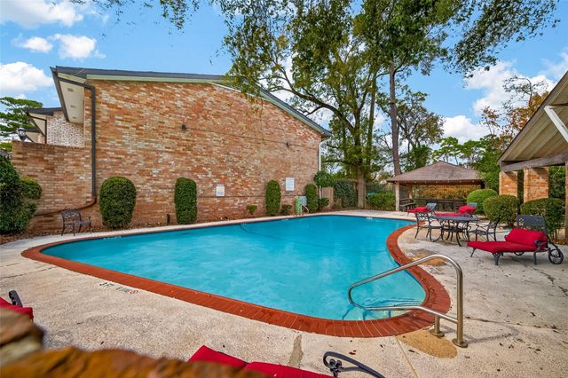 1803 Stoney Brook Drive 108, Houston, TX 77063