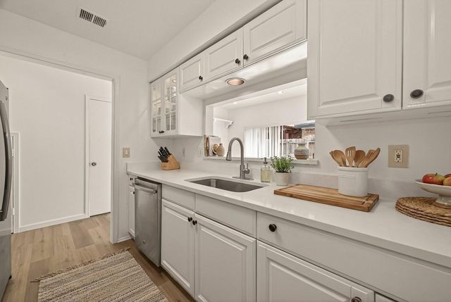 1803 Stoney Brook Drive 108, Houston, TX 77063