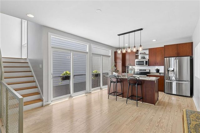 1264 Van Allen Mews NW, Atlanta, GA 30318