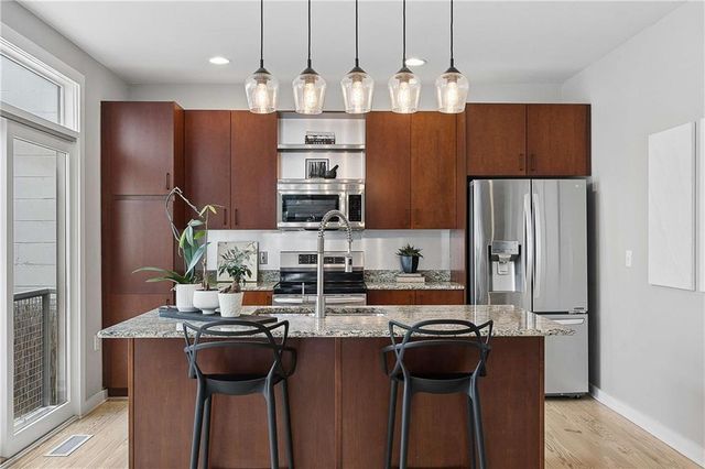 1264 Van Allen Mews NW, Atlanta, GA 30318