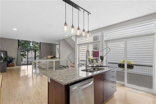 1264 Van Allen Mews NW, Atlanta, GA 30318