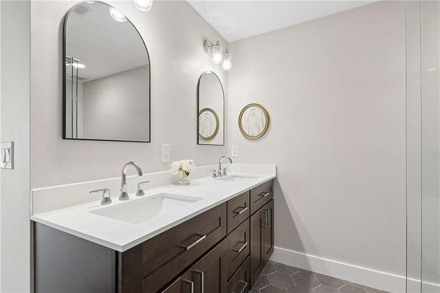 1264 Van Allen Mews NW, Atlanta, GA 30318