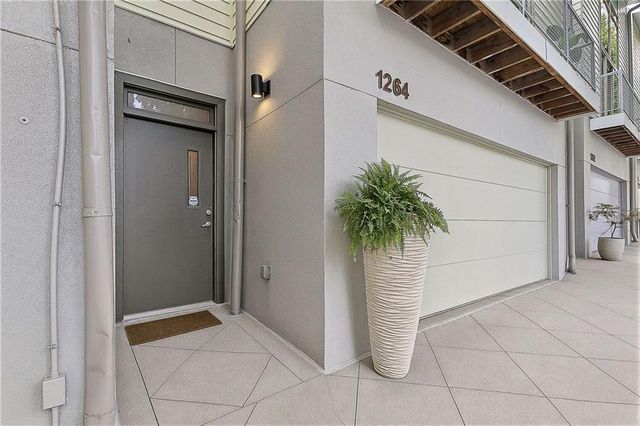 1264 Van Allen Mews NW, Atlanta, GA 30318