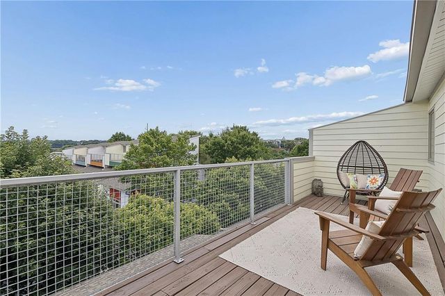 1264 Van Allen Mews NW, Atlanta, GA 30318