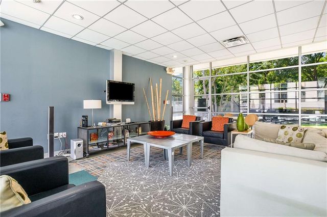 1264 Van Allen Mews NW, Atlanta, GA 30318