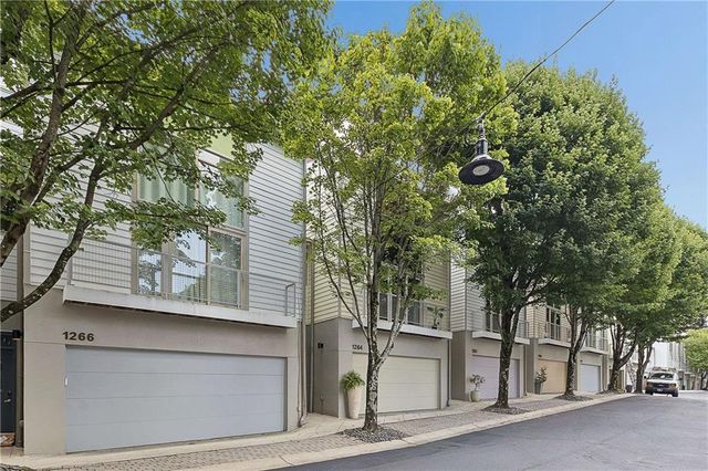 1264 Van Allen Mews NW, Atlanta, GA 30318