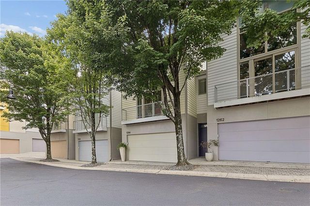 1264 Van Allen Mews NW, Atlanta, GA 30318