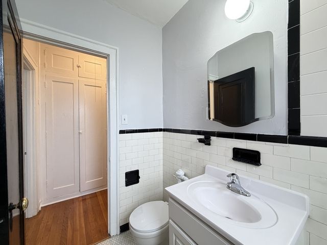 917 W EASTWOOD Avenue 714, Chicago, IL 60640