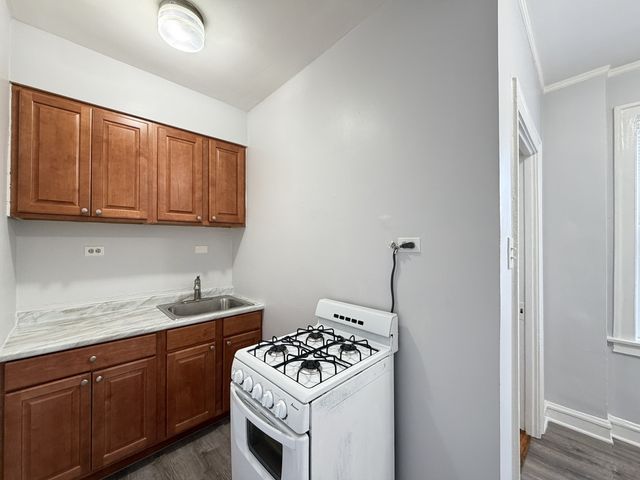917 W EASTWOOD Avenue 714, Chicago, IL 60640